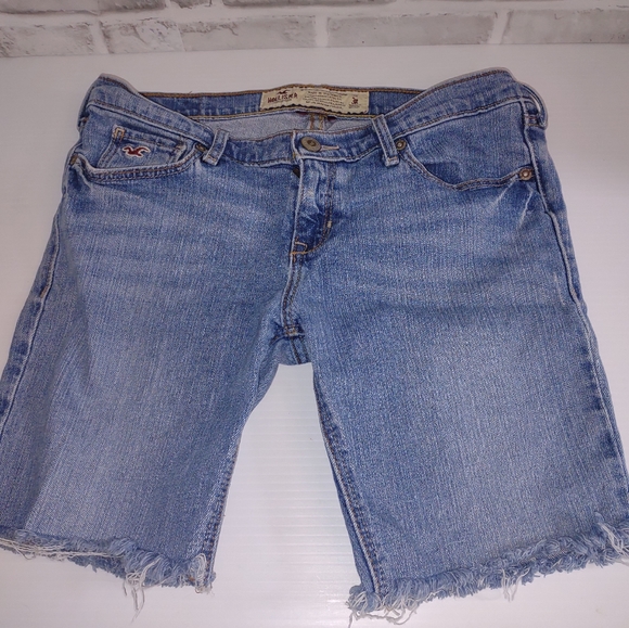 Hollister Pants - Hollister CutOff size 3